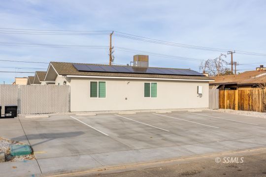 916 W Atkins Ave  Ridgecrest CA 93555 photo