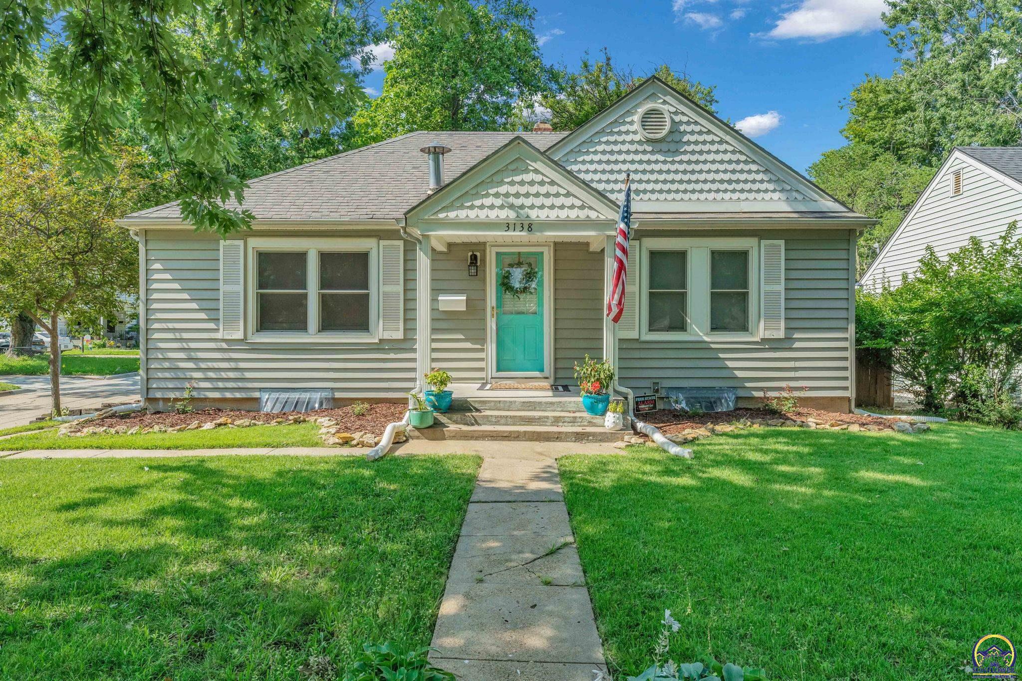 Property Photo:  3138 SW Dorr St  KS 66604 