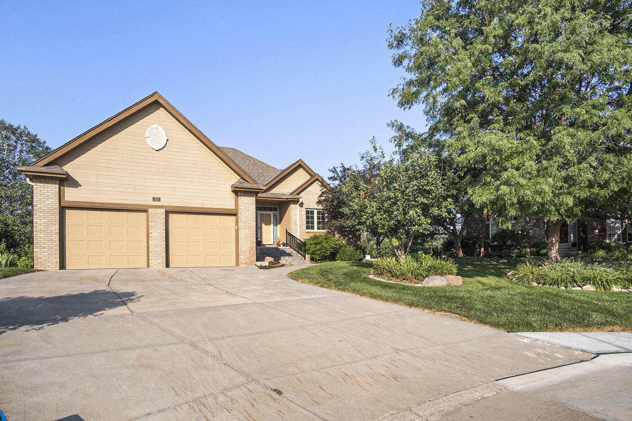 Property Photo:  520 Coronado  Circle  IA 51510 