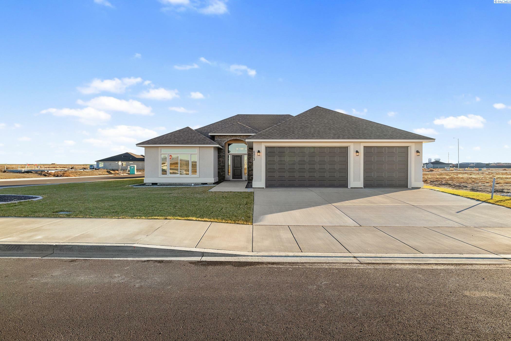 Property Photo: 6513 Rd 90 WA 99301