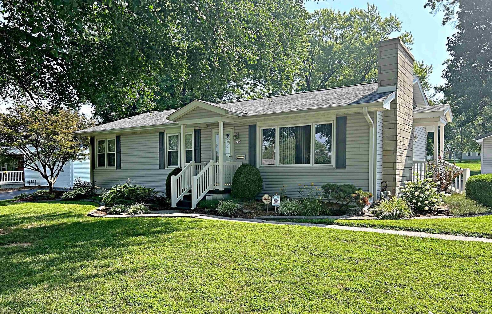 Property Photo:  1204 NE 6th Street  IN 47501 