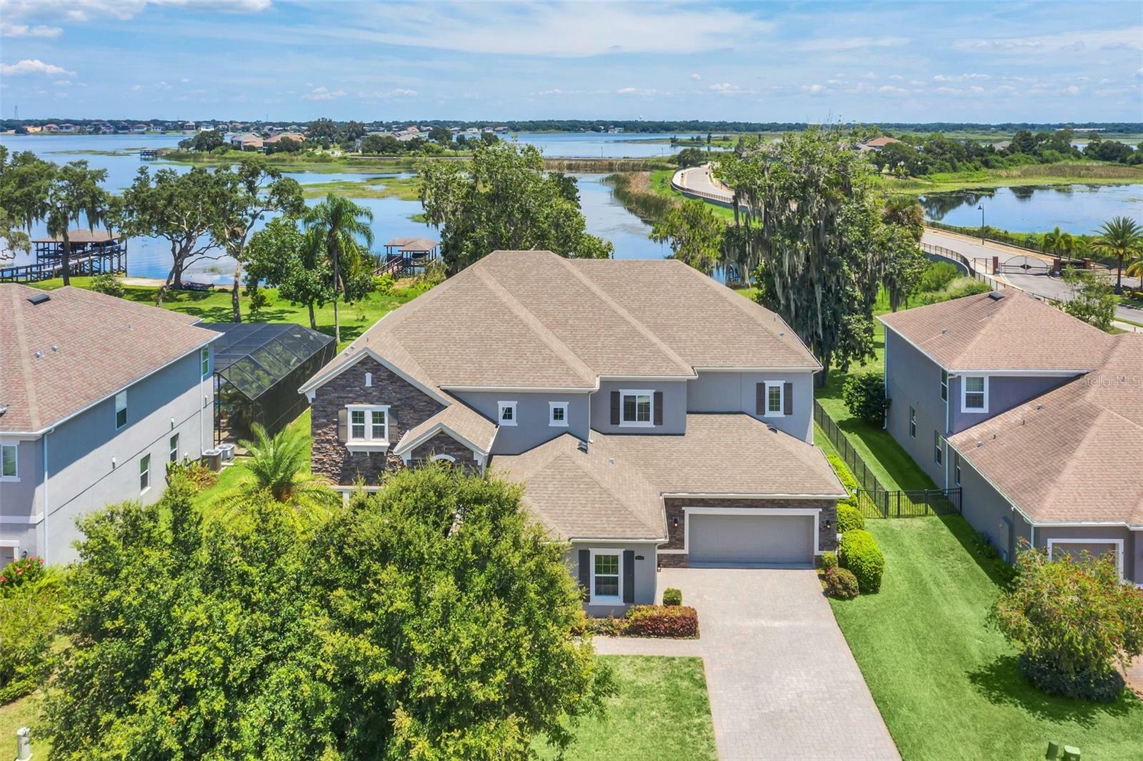 Property Photo:  15986 Johns Lake Overlook Drive  FL 34787 