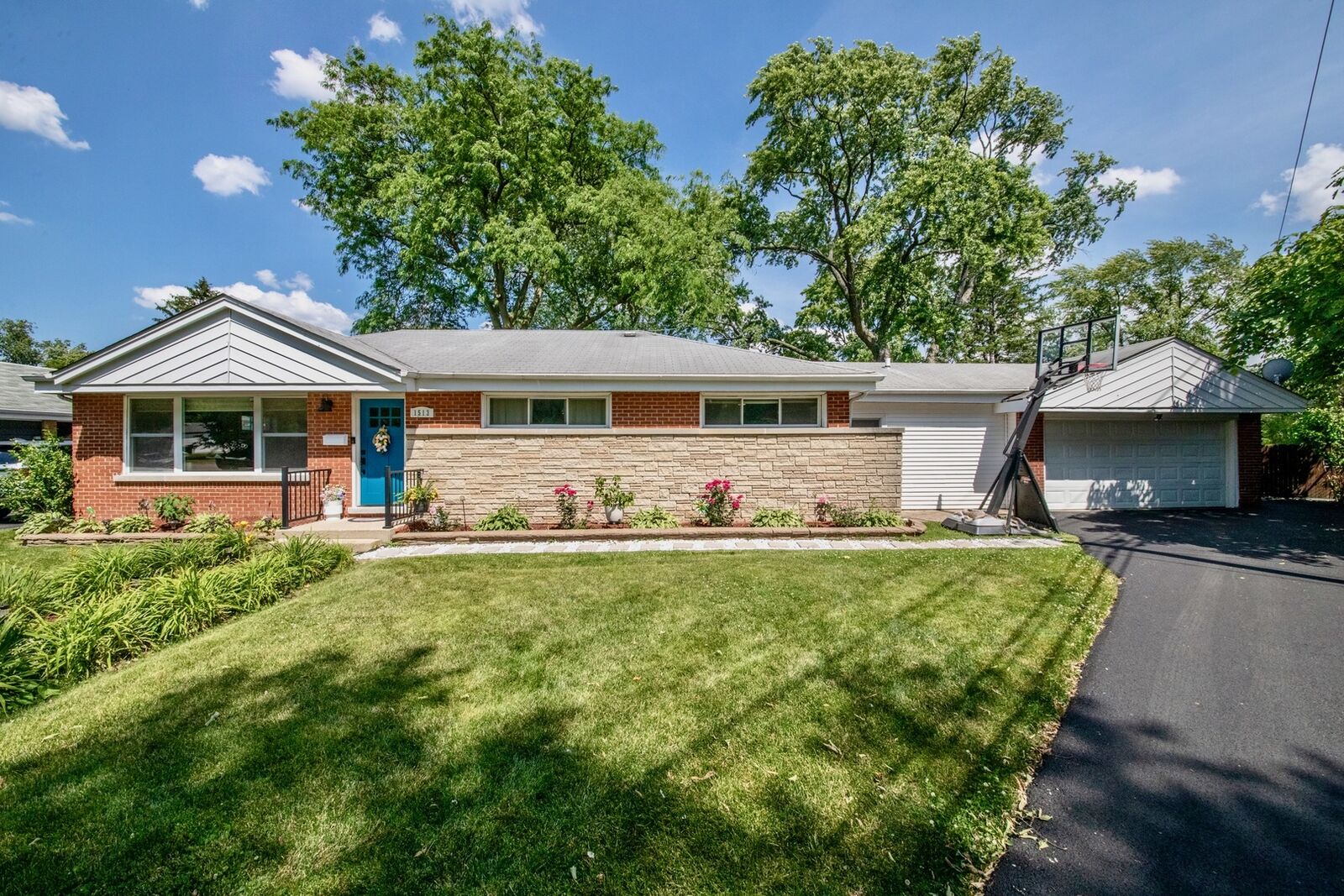 Property Photo:  1513 Elliott Street  IL 60068 