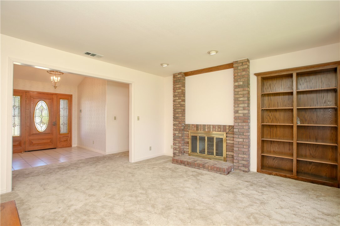 Property Photo:  520 Otono Place  CA 93444 