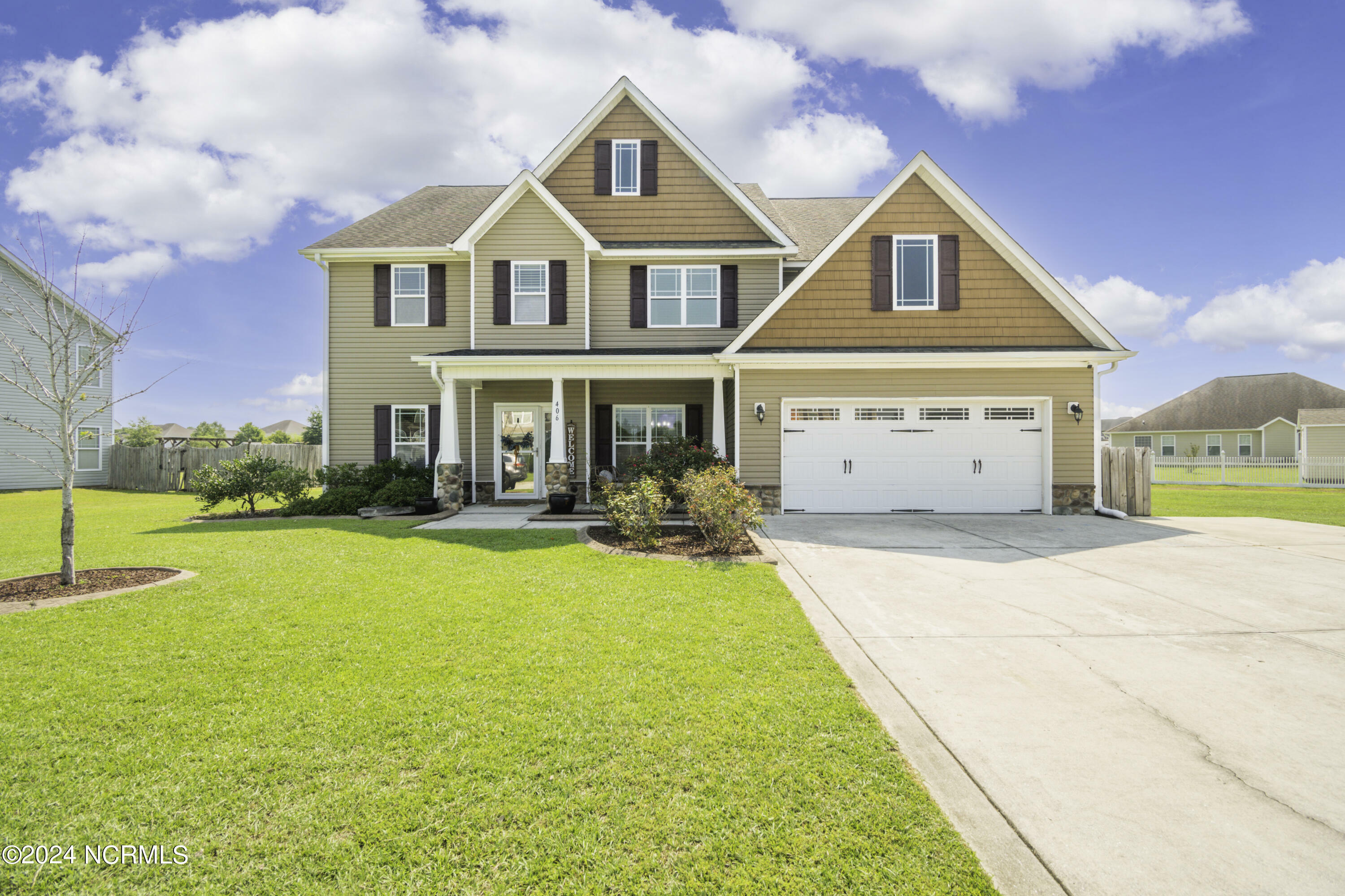 Property Photo: 406 Oldtowne Street NC 28546