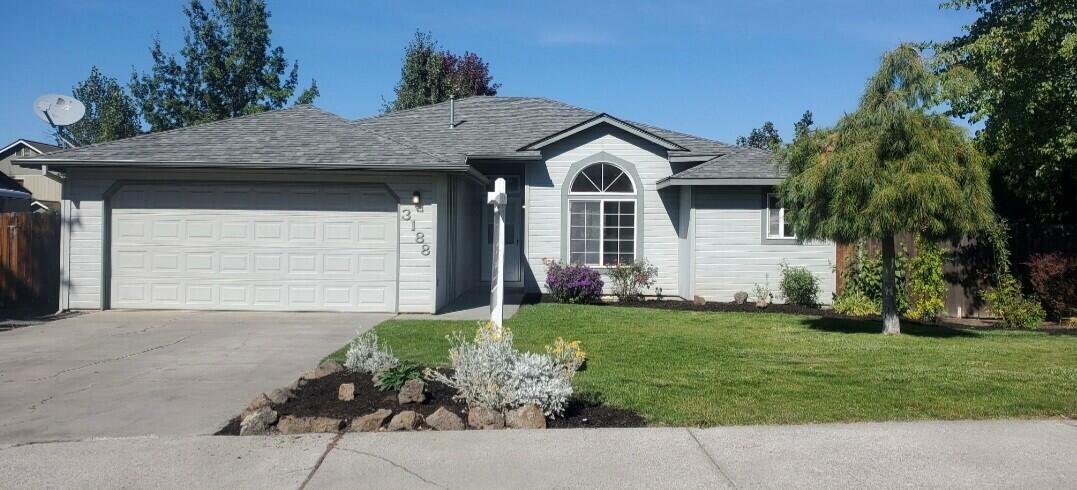 Property Photo:  3188 NE Cromwell Court  OR 97701 