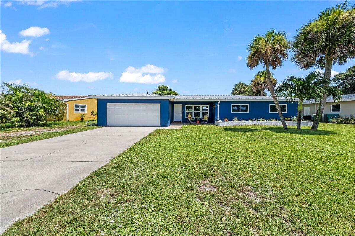 Property Photo:  330 Norwood Avenue  FL 32937 