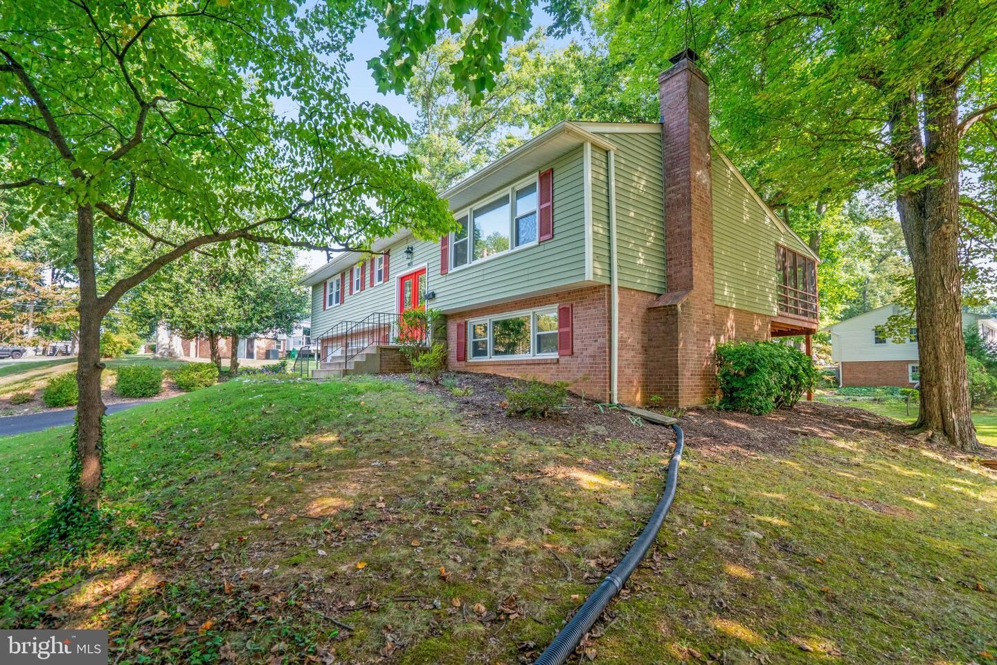Property Photo:  9821 Hampton Lane  VA 22030 