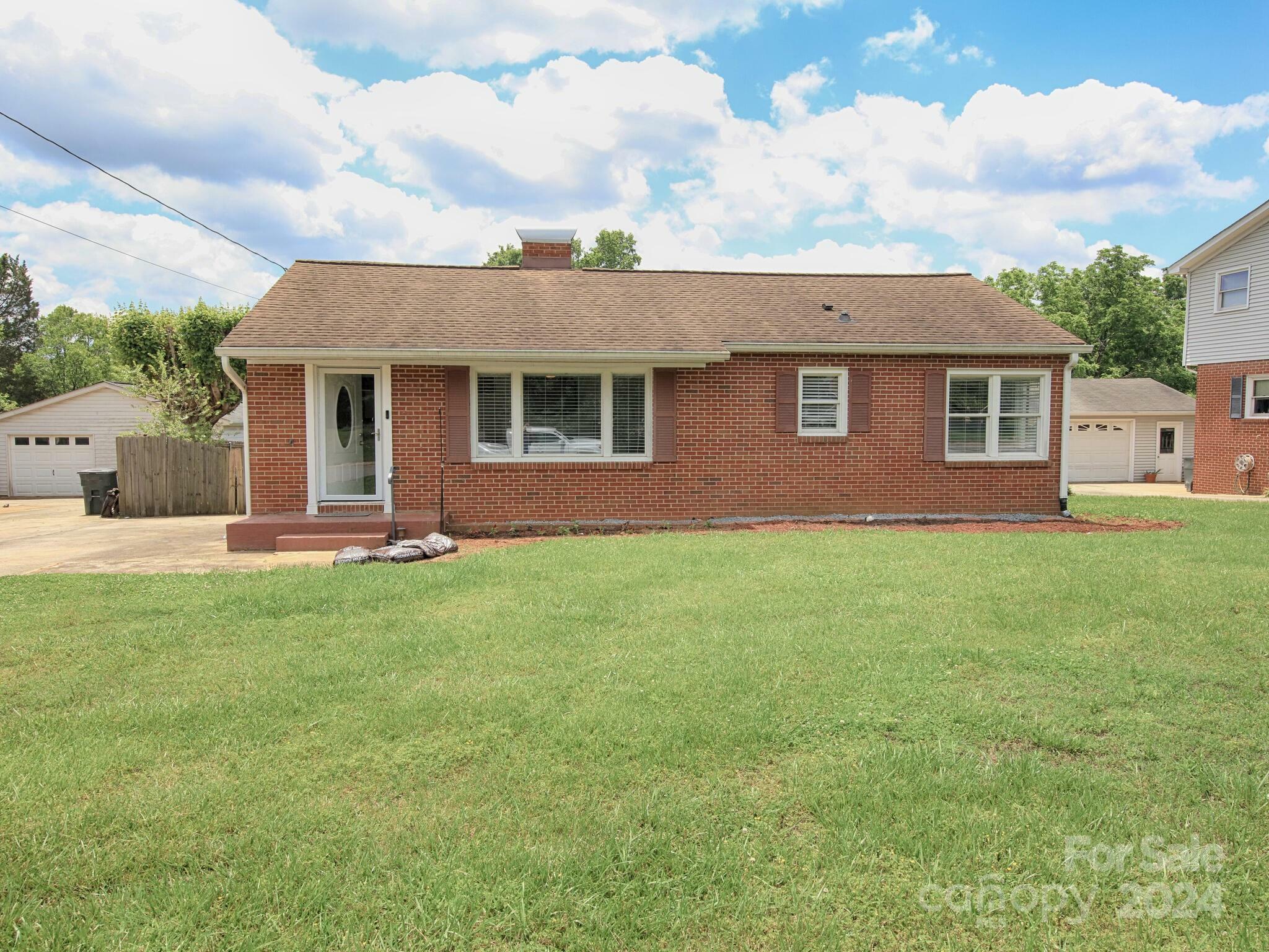 Property Photo:  534 Georgia Avenue  NC 28677 