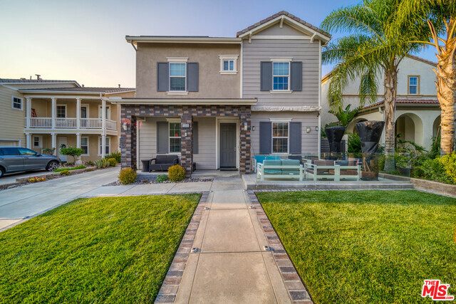 Property Photo:  15929   Thompson Ranch Dr  CA 91387 