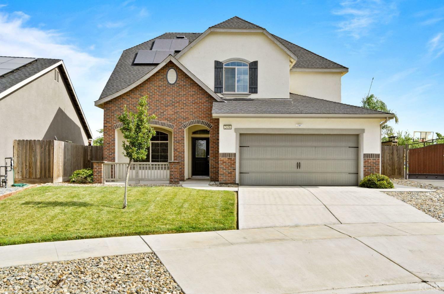 Property Photo: 2058 W Bryman Street CA 93230
