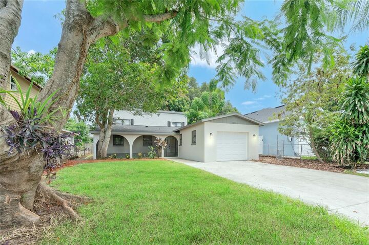 Property Photo:  1813 Simonton Avenue  FL 32806 