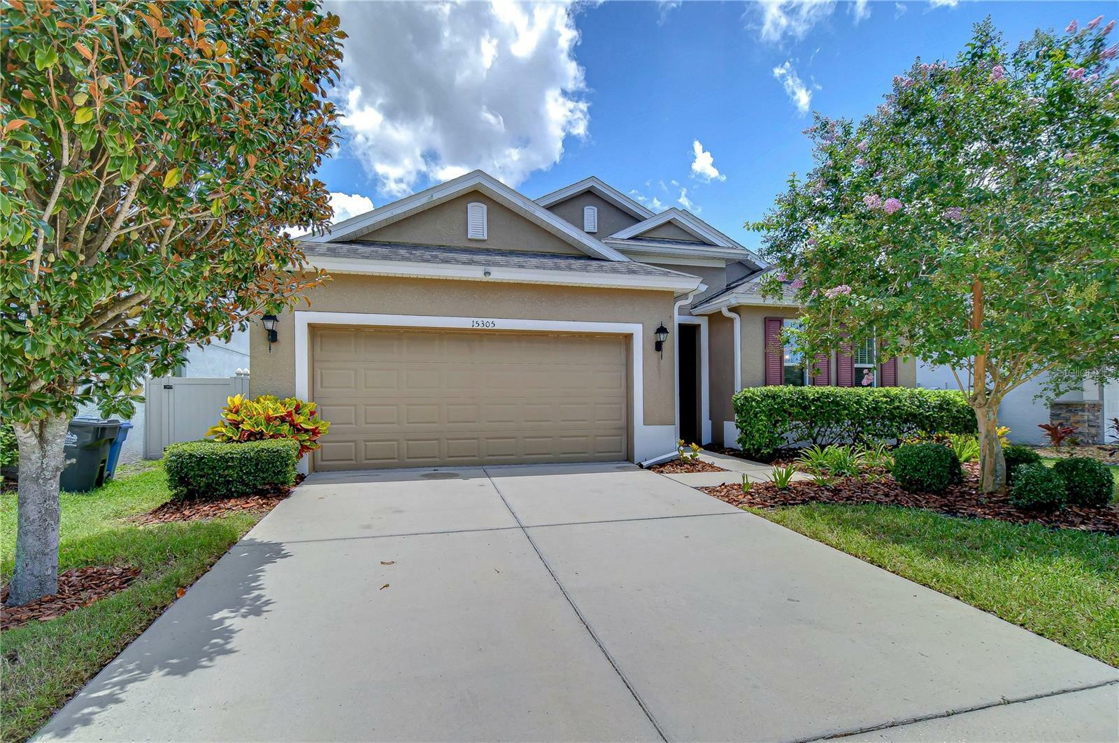 Property Photo:  15305 Long Cypress Drive  FL 33573 