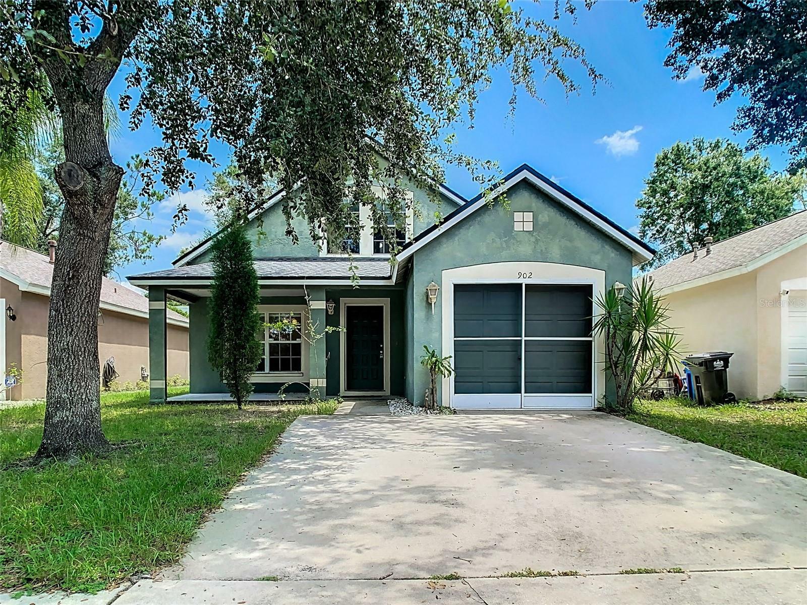 Property Photo:  902 Cape Cod Circle  FL 33594 