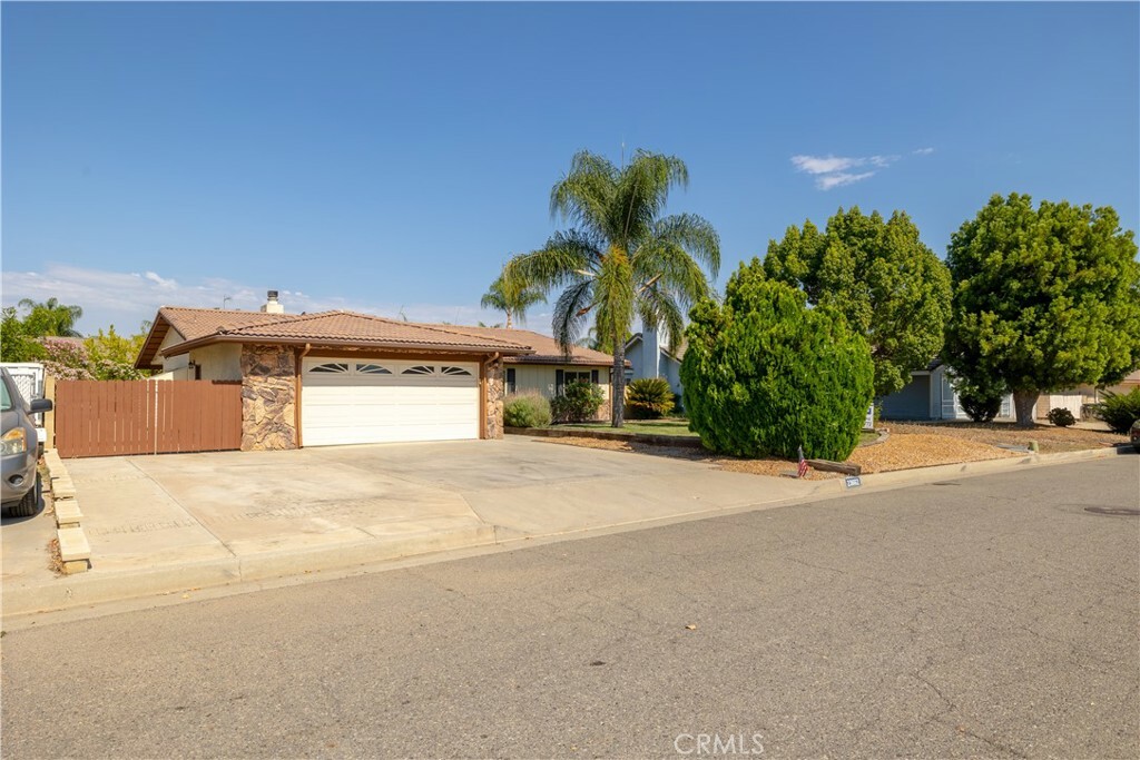 Property Photo:  23662 Fair Weather Drive  CA 92587 