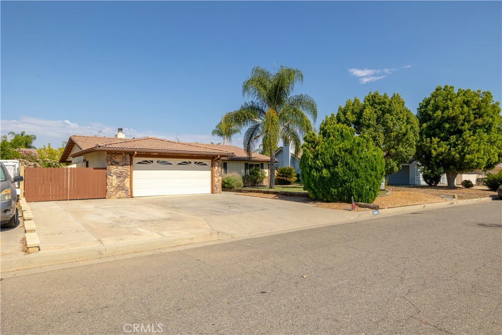 Property Photo:  23662 Fair Weather Drive  CA 92587 