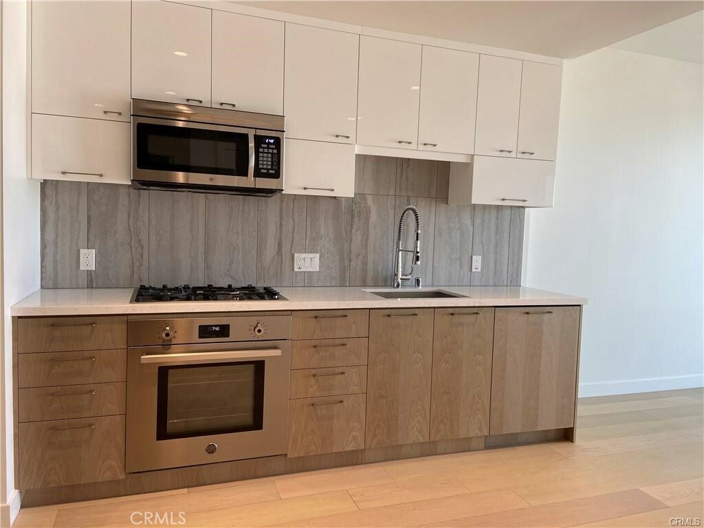 Property Photo:  400 S Broadway 2504  CA 90013 