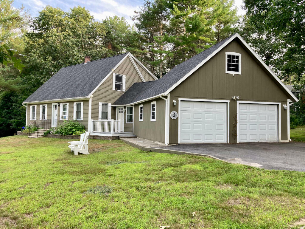Property Photo: 5 Thompson Lane ME 04062