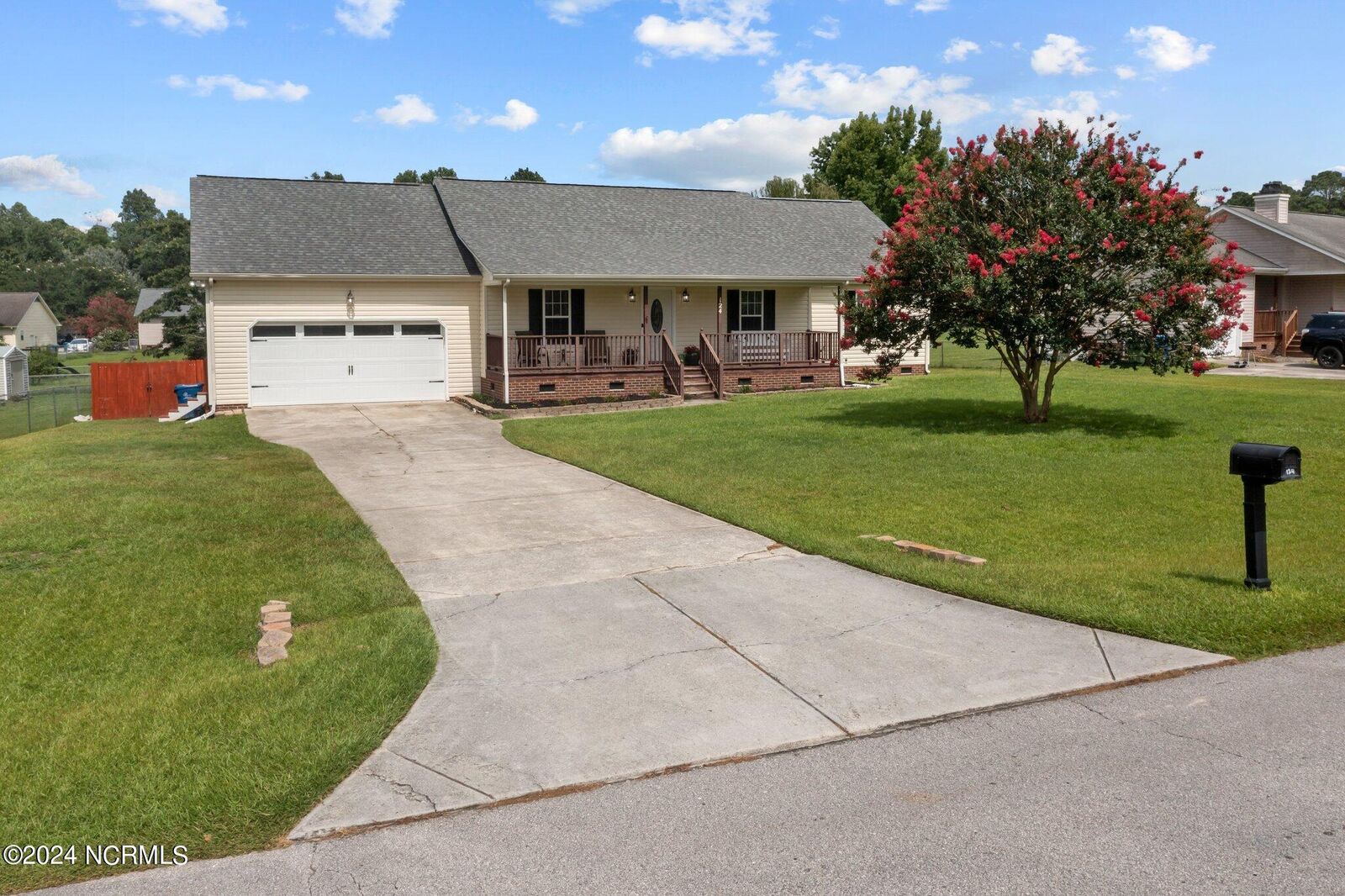 Property Photo:  124 Kanton Drive  NC 28540 