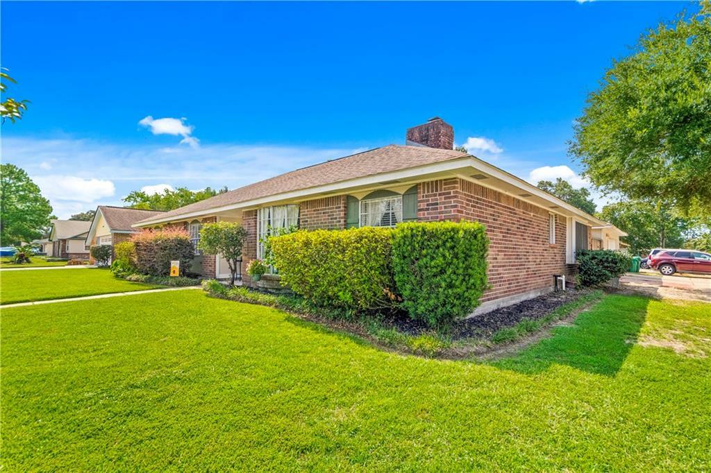 Property Photo:  401 Briargrove Drive  LA 70458 