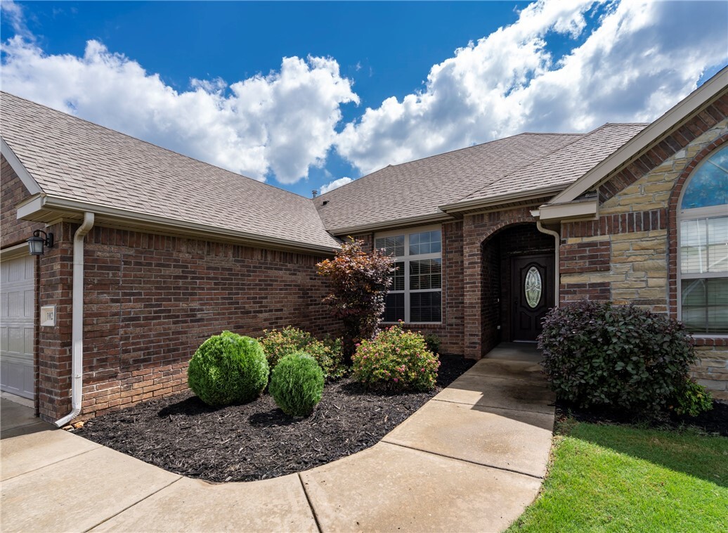 Property Photo: 1020 Harvest Street AR 72719