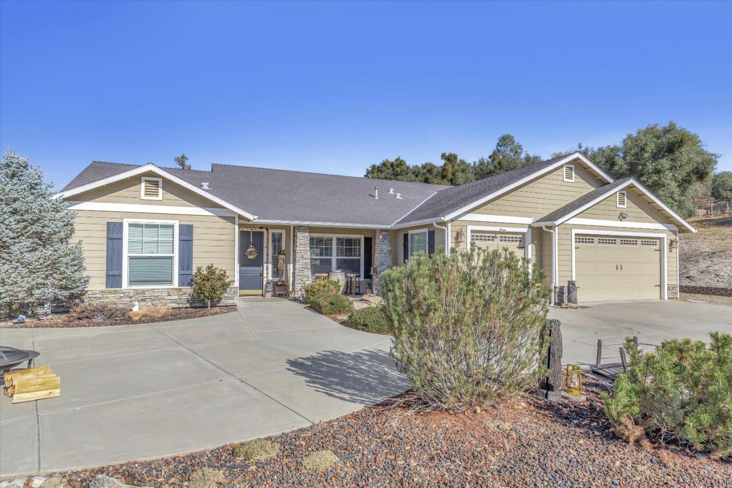 Property Photo:  46347 Opah Drive  CA 93601 