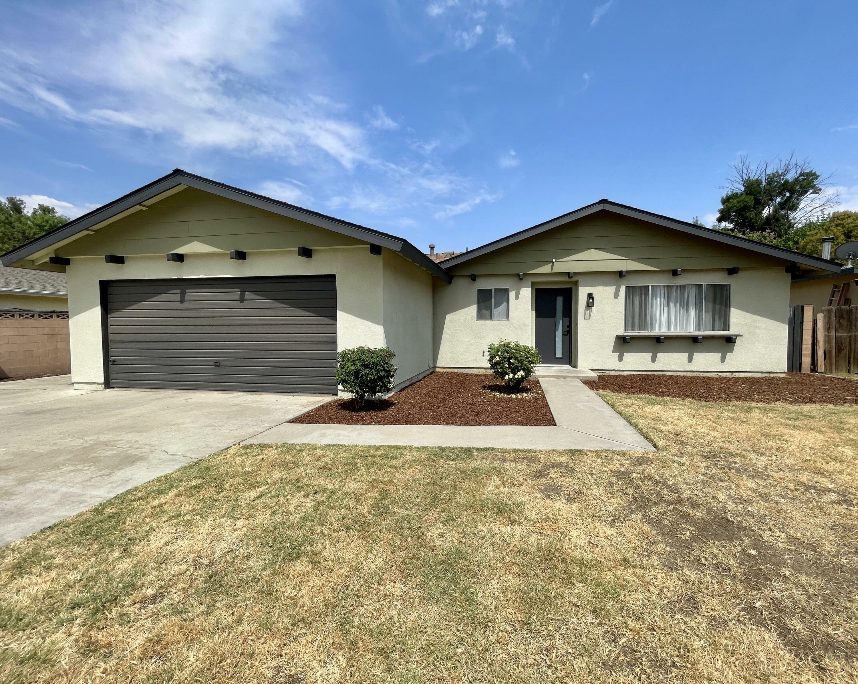 Property Photo:  1008 S Rova Court  CA 93277 