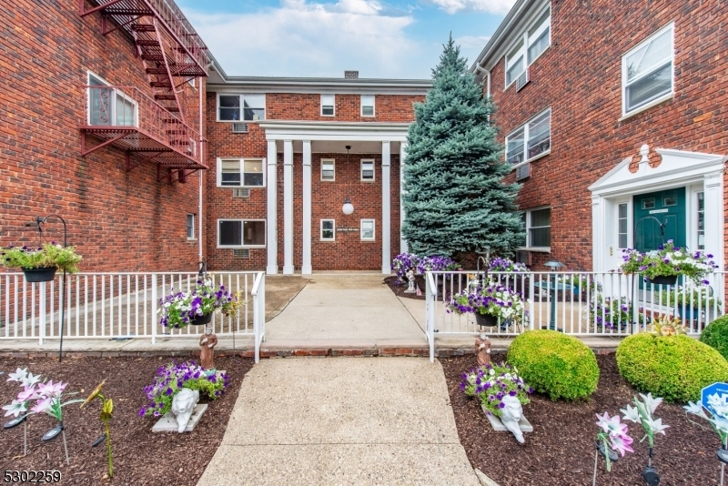 Property Photo: 199 N. Beverwyck Rd. 3 NJ 07034