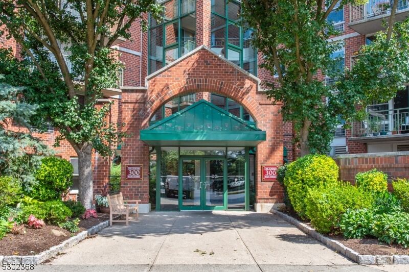 Property Photo: 300 Main St 405 NJ 07424
