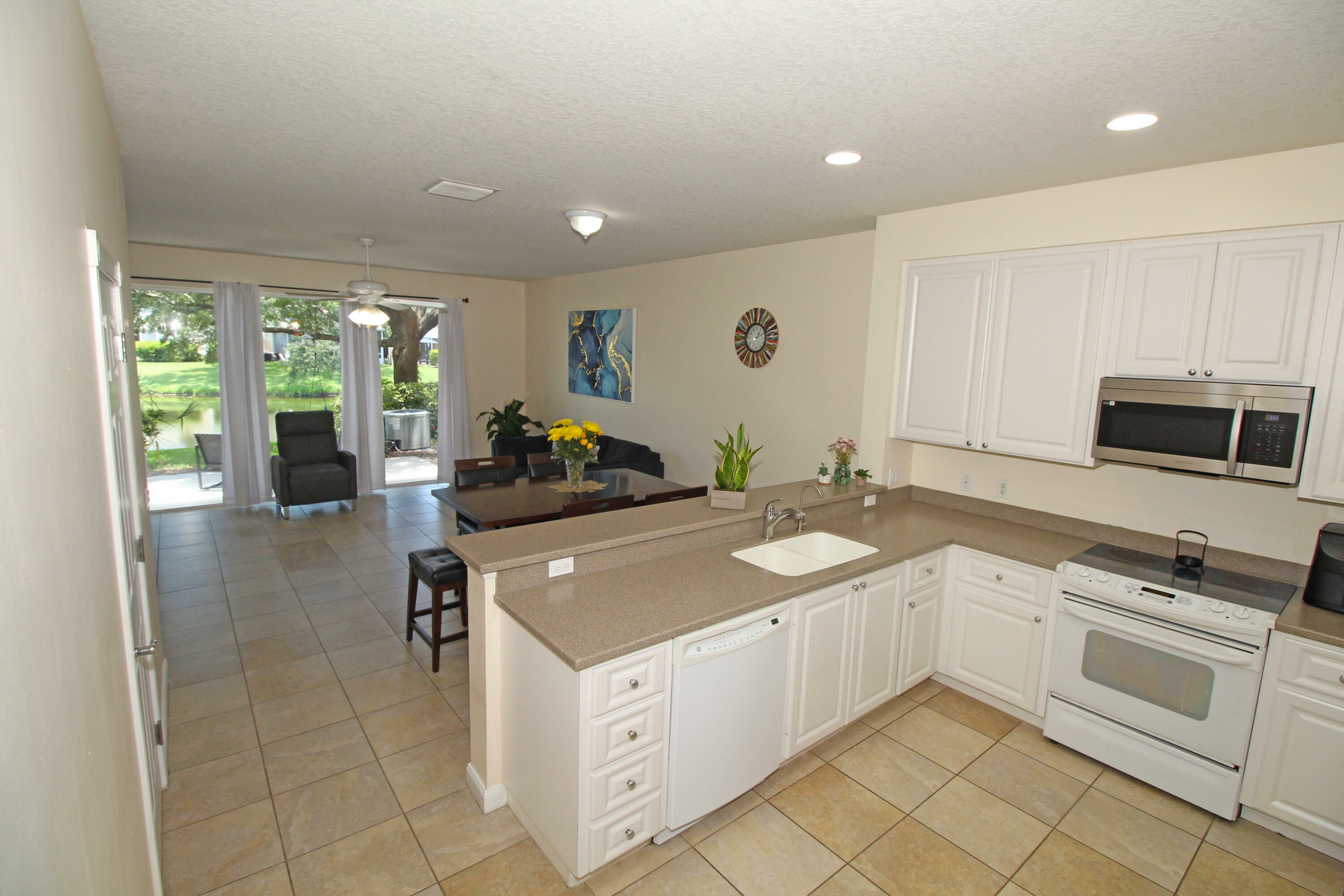 Property Photo:  1173 Pinewood Lake Court  FL 33415 