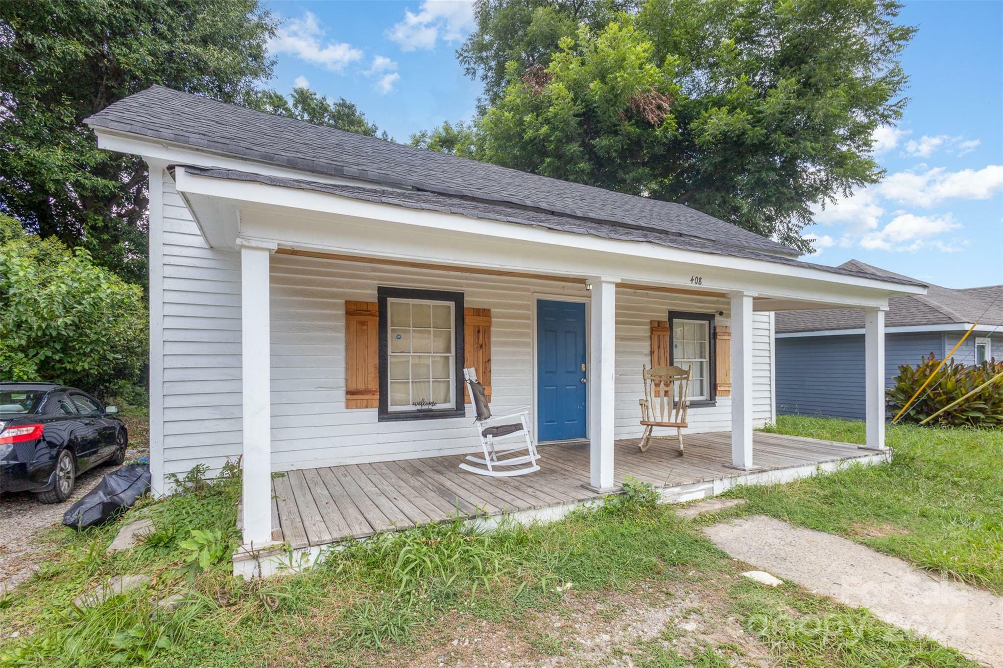 Property Photo:  408 N Broad Street  NC 28054 