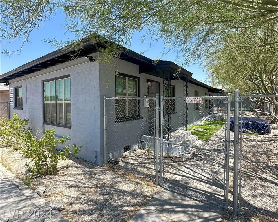 Property Photo:  628 North 9th Street  NV 89101 