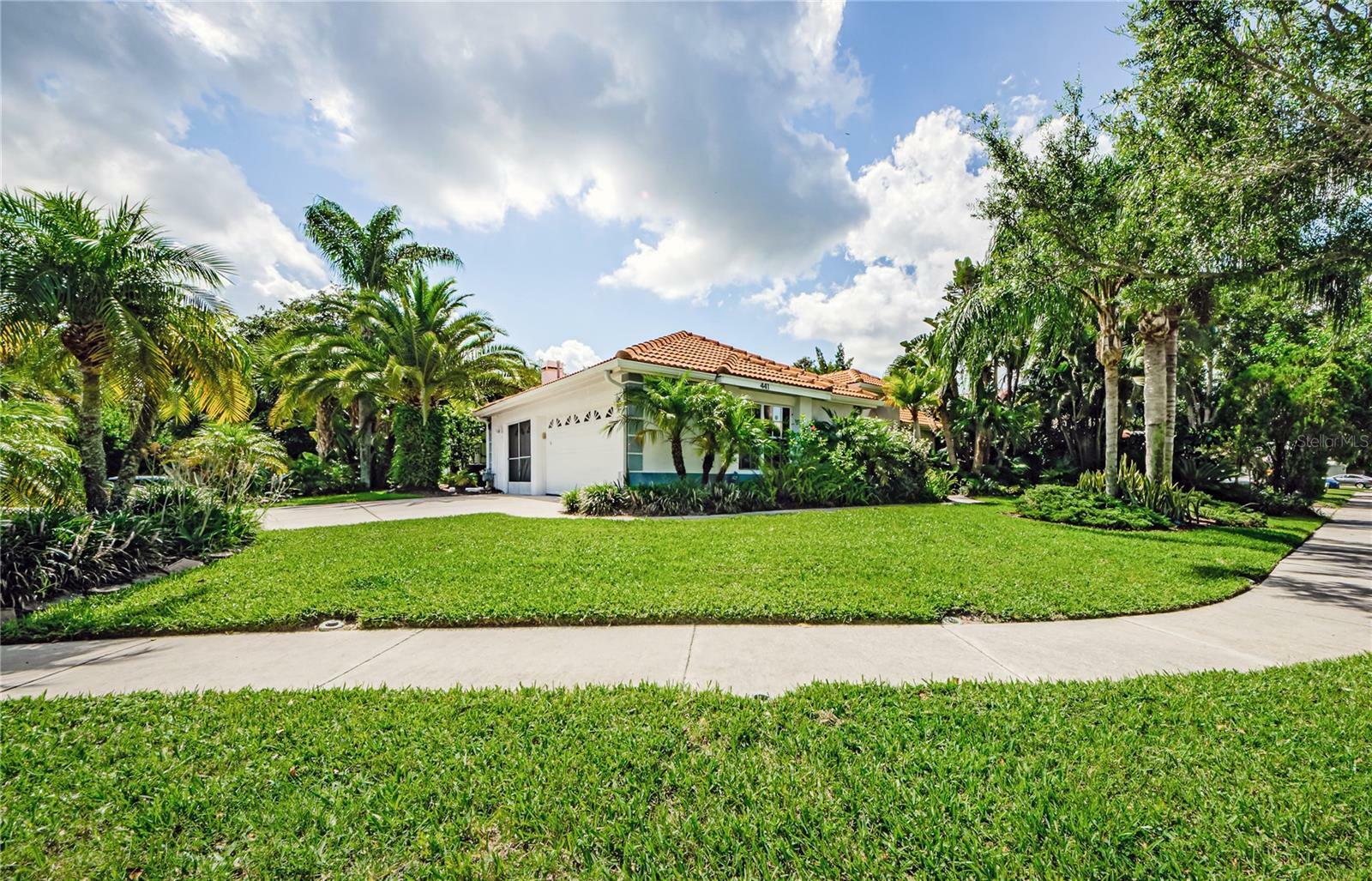 Property Photo:  441 Village Drive  FL 34689 