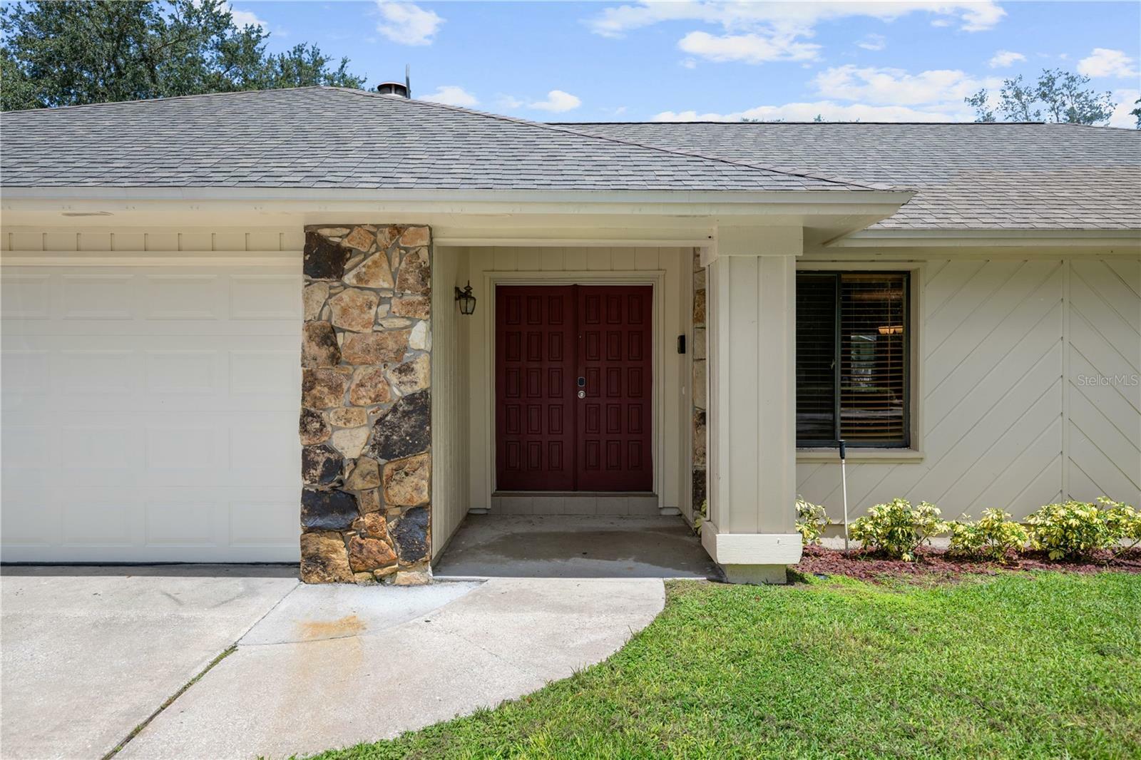 Property Photo:  2709 Canterclub Trail  FL 32712 