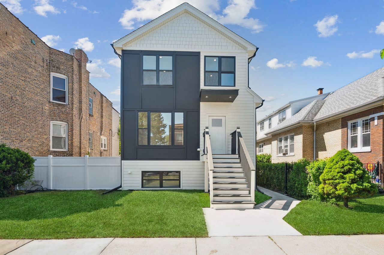 5725 W Byron Street  Chicago IL 60634 photo