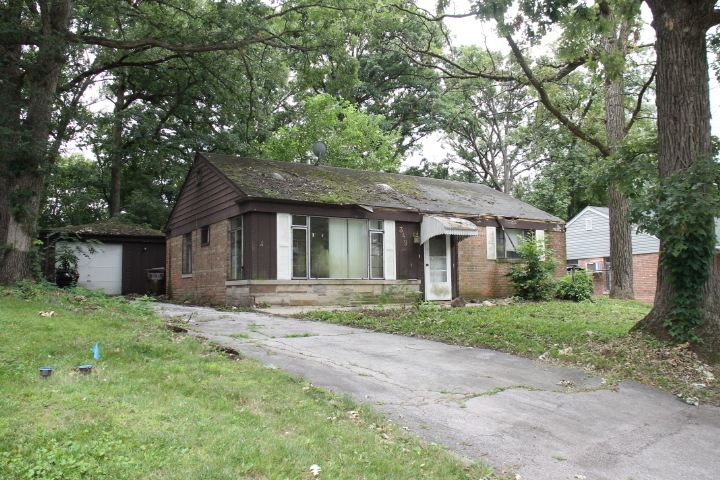 Property Photo:  349 Oswego Street  IL 60466 