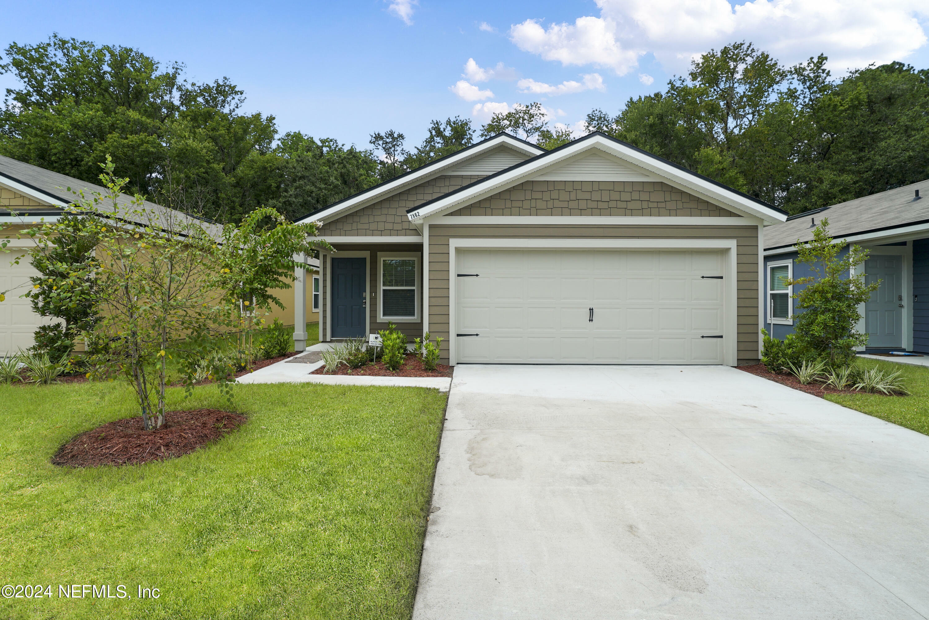 Property Photo:  7862 Meadow Walk Lane  FL 32256 