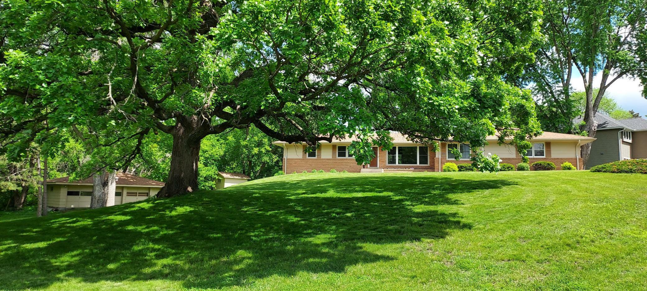 Property Photo:  2300 Oakwood Drive  MN 55306 