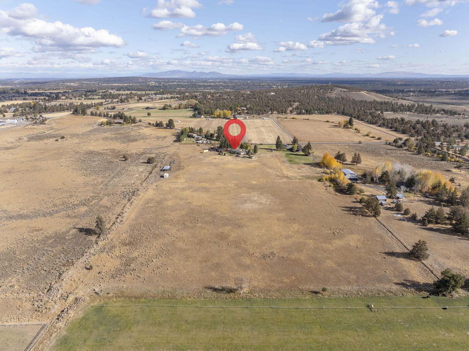 Property Photo: 19190 Pinehurst Road OR 97703