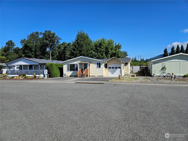 Property Photo:  869  Carriage Court 28  WA 98284 