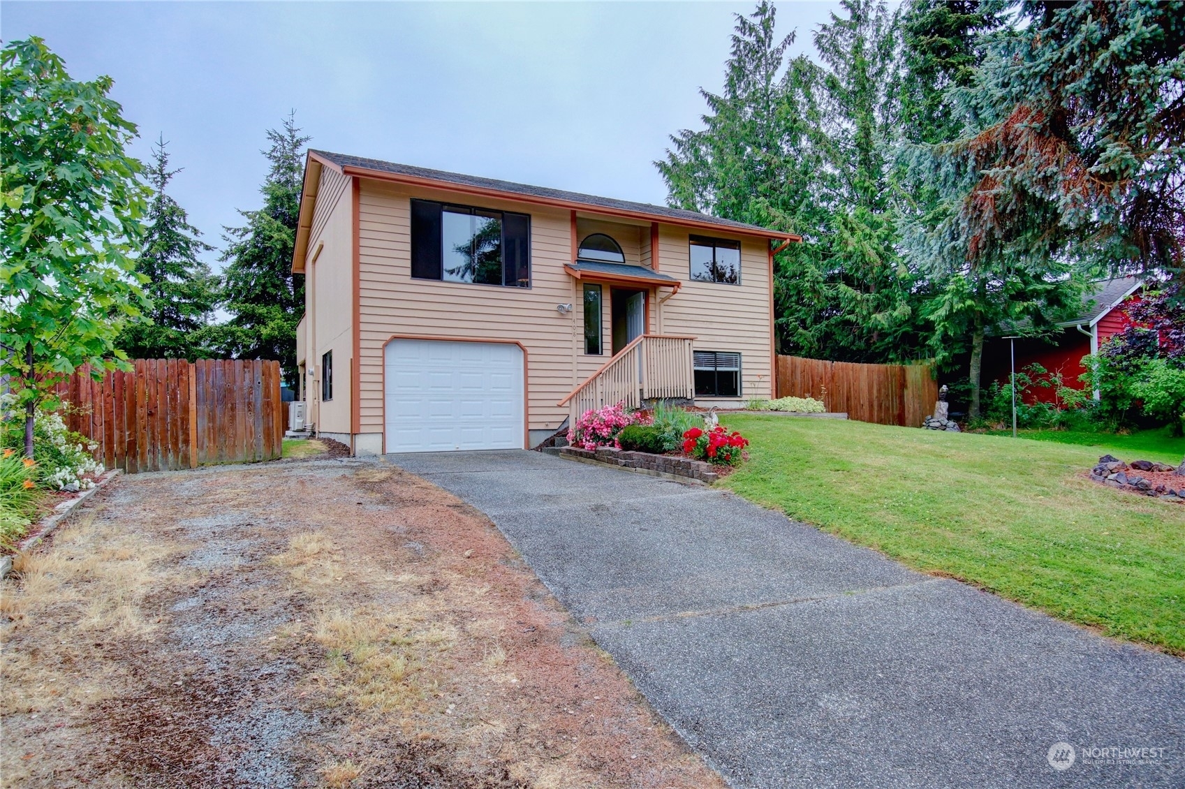 Property Photo:  408 S 25th Street  WA 98274 