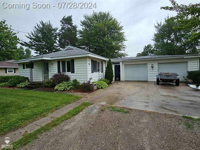 1516 N Hickory Street  Caledonia Twp MI 48867 photo