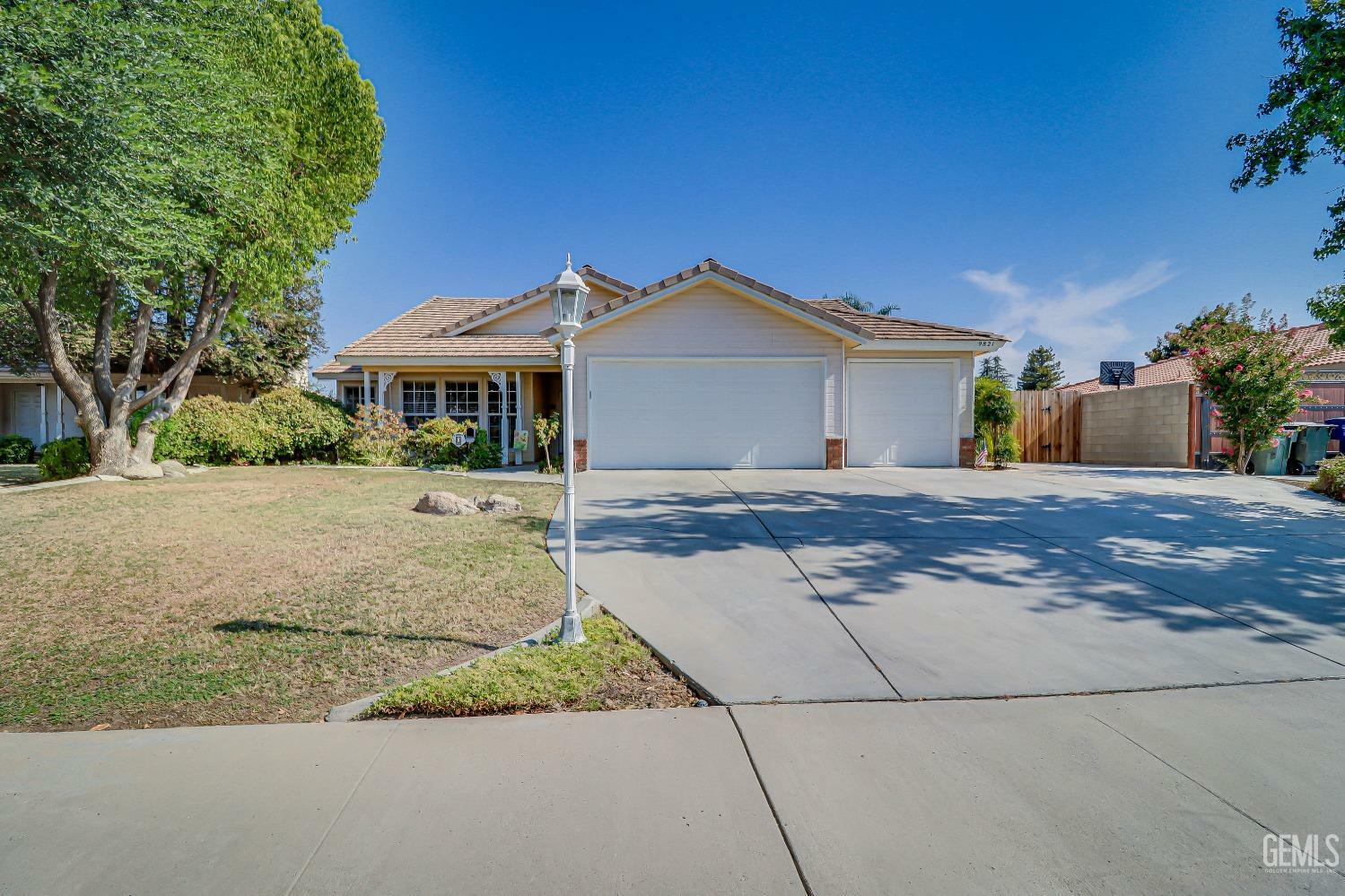 9821 Blackfoot Drive  Bakersfield CA 93312 photo