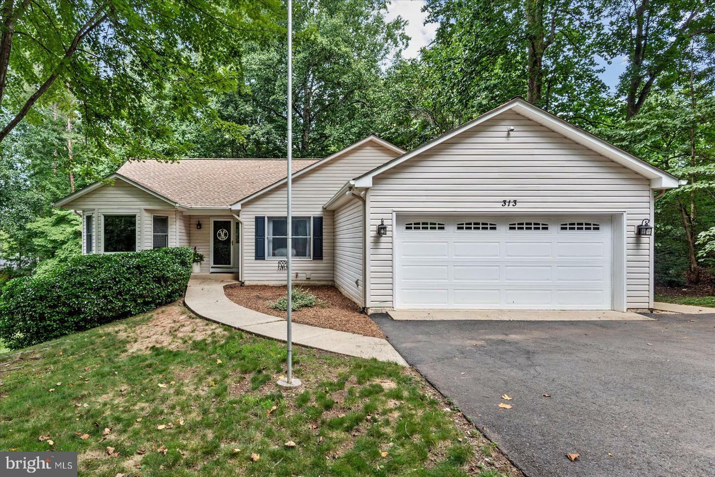 Property Photo:  313 Stratford Circle  VA 22508 