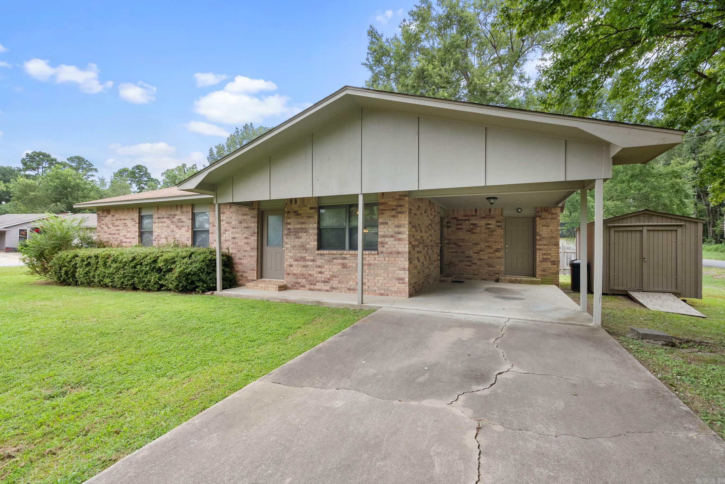 Property Photo:  953 Ezell Street  AR 72126 