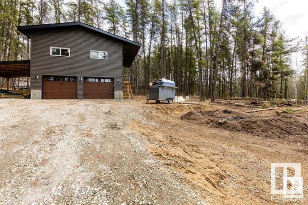 Property Photo:  102 51515 Rge Rd 32A  AB T0E 0N0 