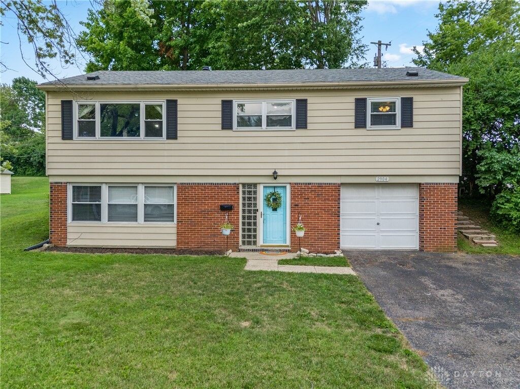 Property Photo:  2904 Shively Court  OH 45420 