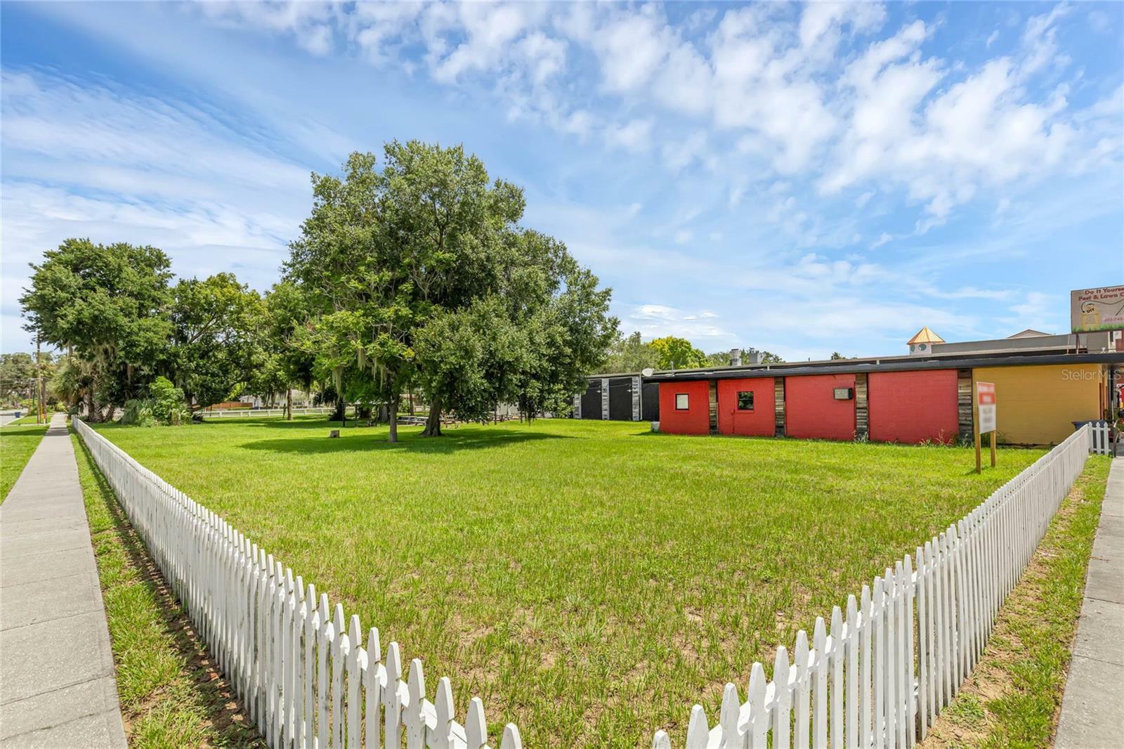 Property Photo:  N New Hampshire Avenue  FL 32778 