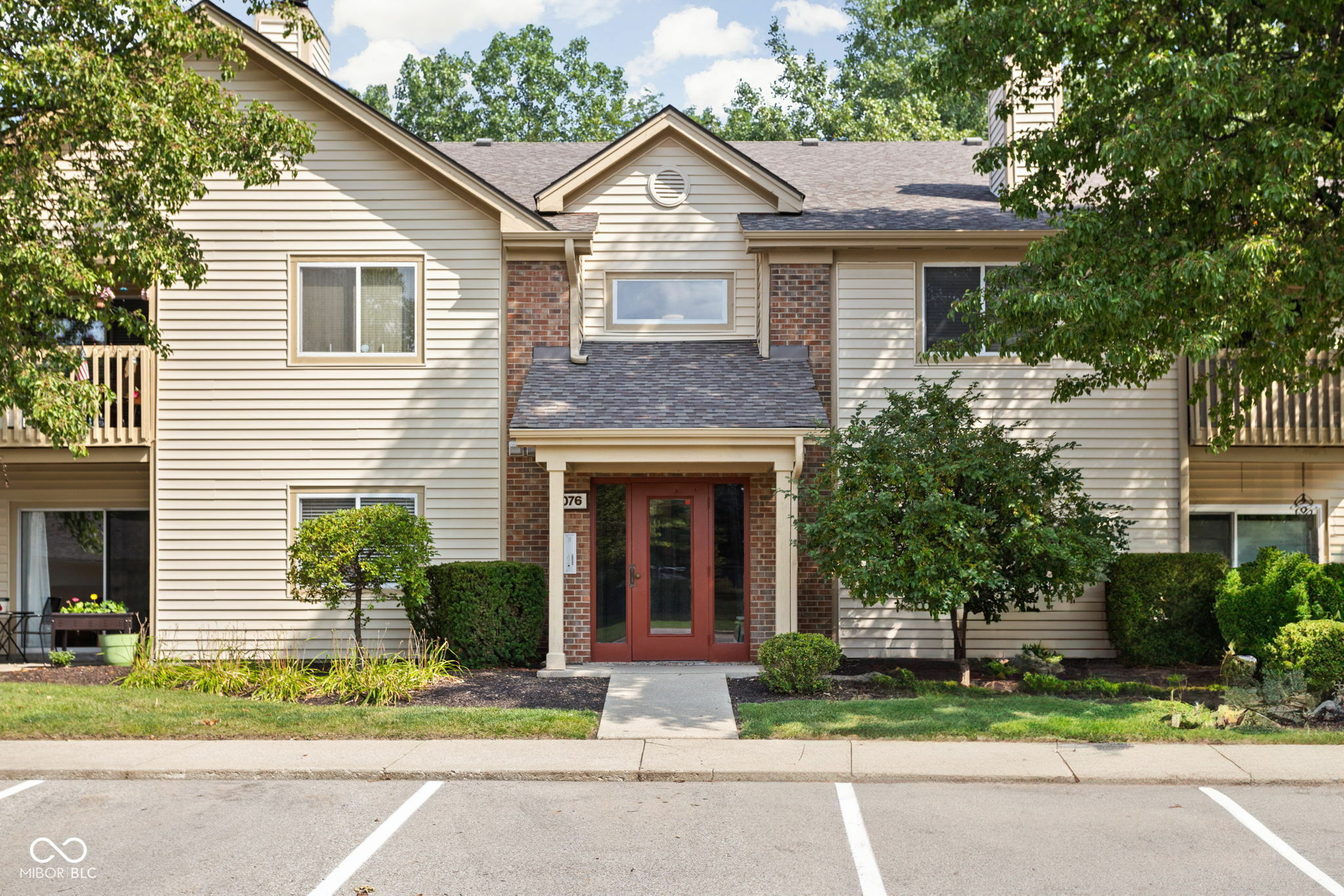 Property Photo:  1076 Timber Creek Drive Unit 1  IN 46032 