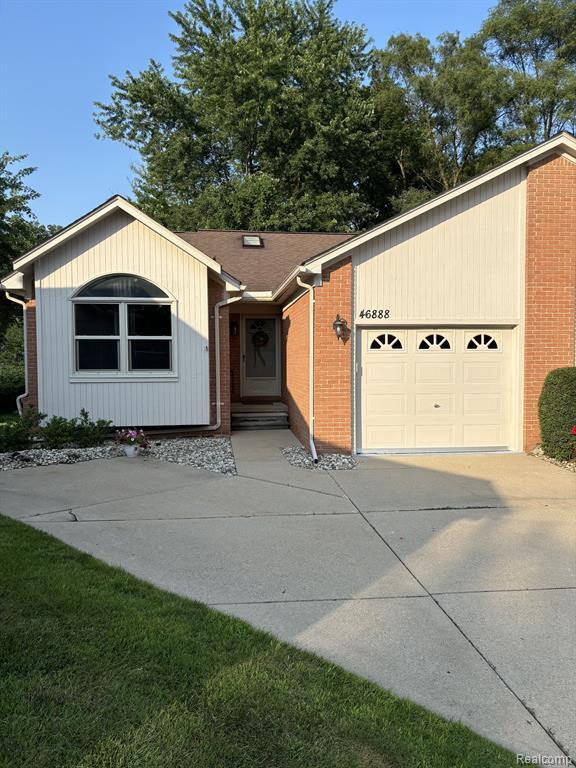 Property Photo: 46888 Charring Cross MI 48317 3024